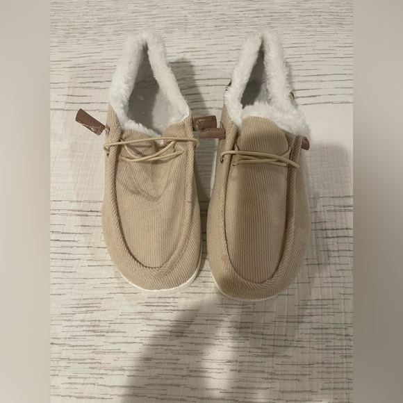 FLEECE WARM SLIDE ONS - Picture 1 of 6